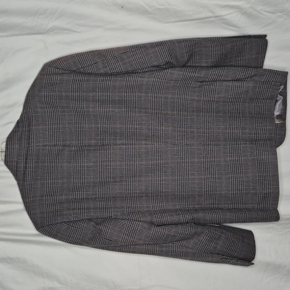 Madison Men's Gray Plaid Blazer Gorgeous! - Picture 3 of 16